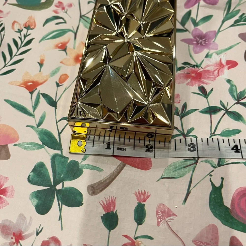Gold Eyeshadow Palette with Bright and Neutral Colors